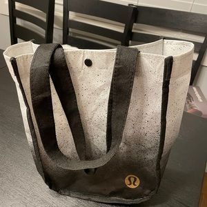 Lululemon tote bag